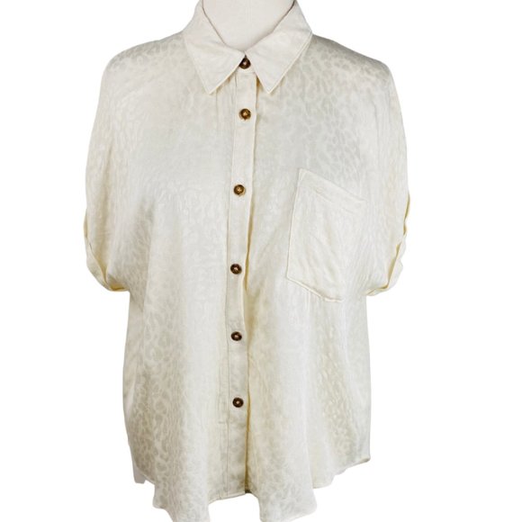 CHEETAH PRINT BUTTON DOWN - Picture 1 of 1